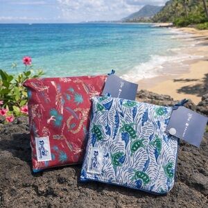 SET OF 2 NEW UNITED AIRLINES FIRST CLASS REYN SPOONER TRAVEL AMENITY HYGIENE KIT